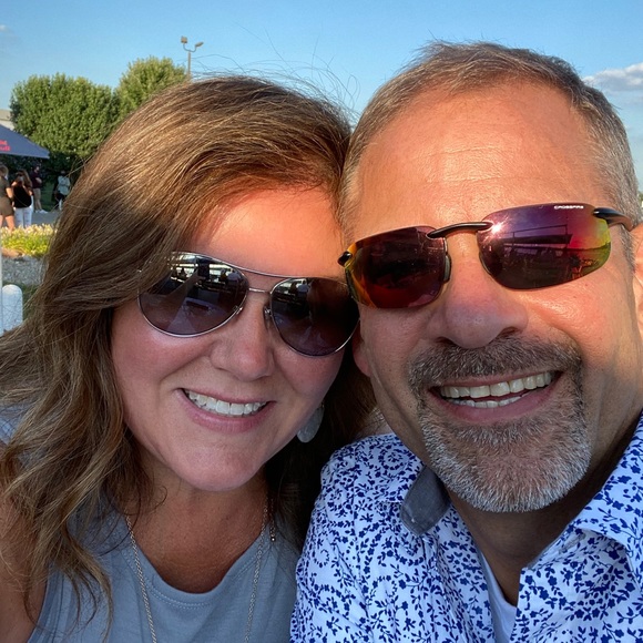 Meet your Posher, Beth - Picture 1 of 2